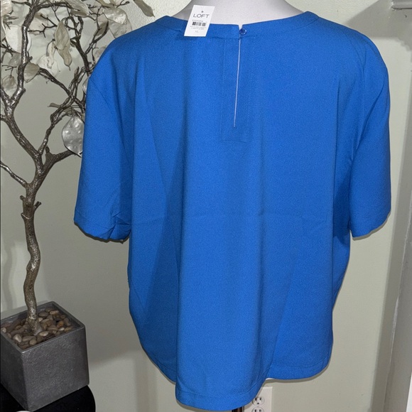 Banana Republic Women's Blue Elegant Blouse - Picture 4 of 5